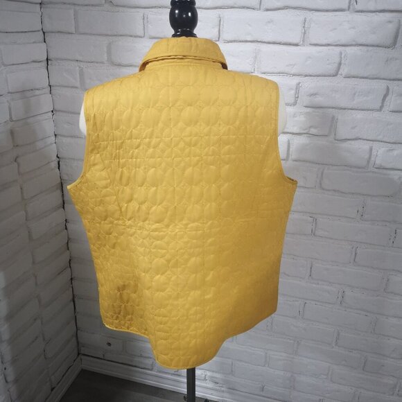 CJ Banks Ladies Lightly Quilted Gold Lined Full Zip Vest - Picture 2 of 9